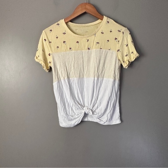 No boundaries tie dye knot front mushroom tshirt - Picture 1 of 4